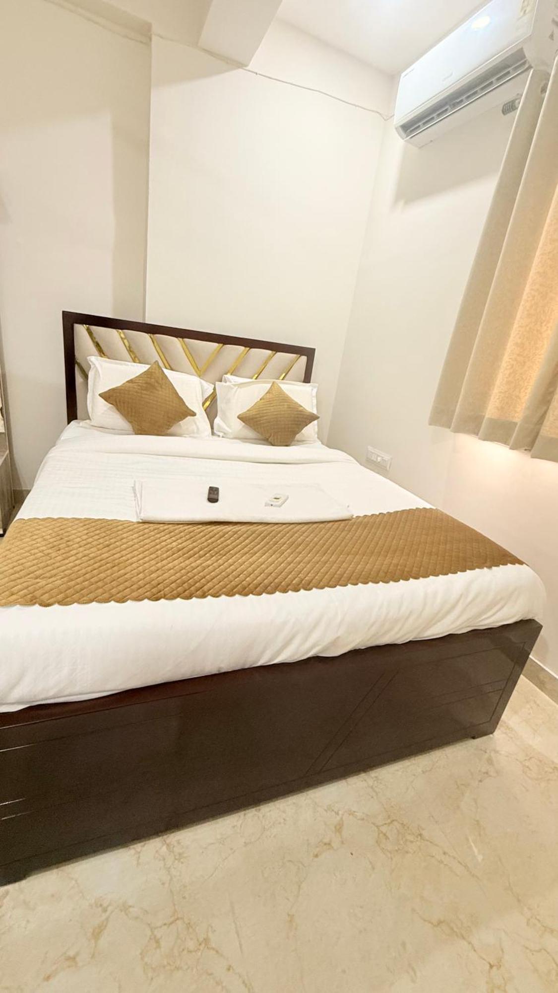 Vaaraahi Hotels Hyderabad Exterior photo