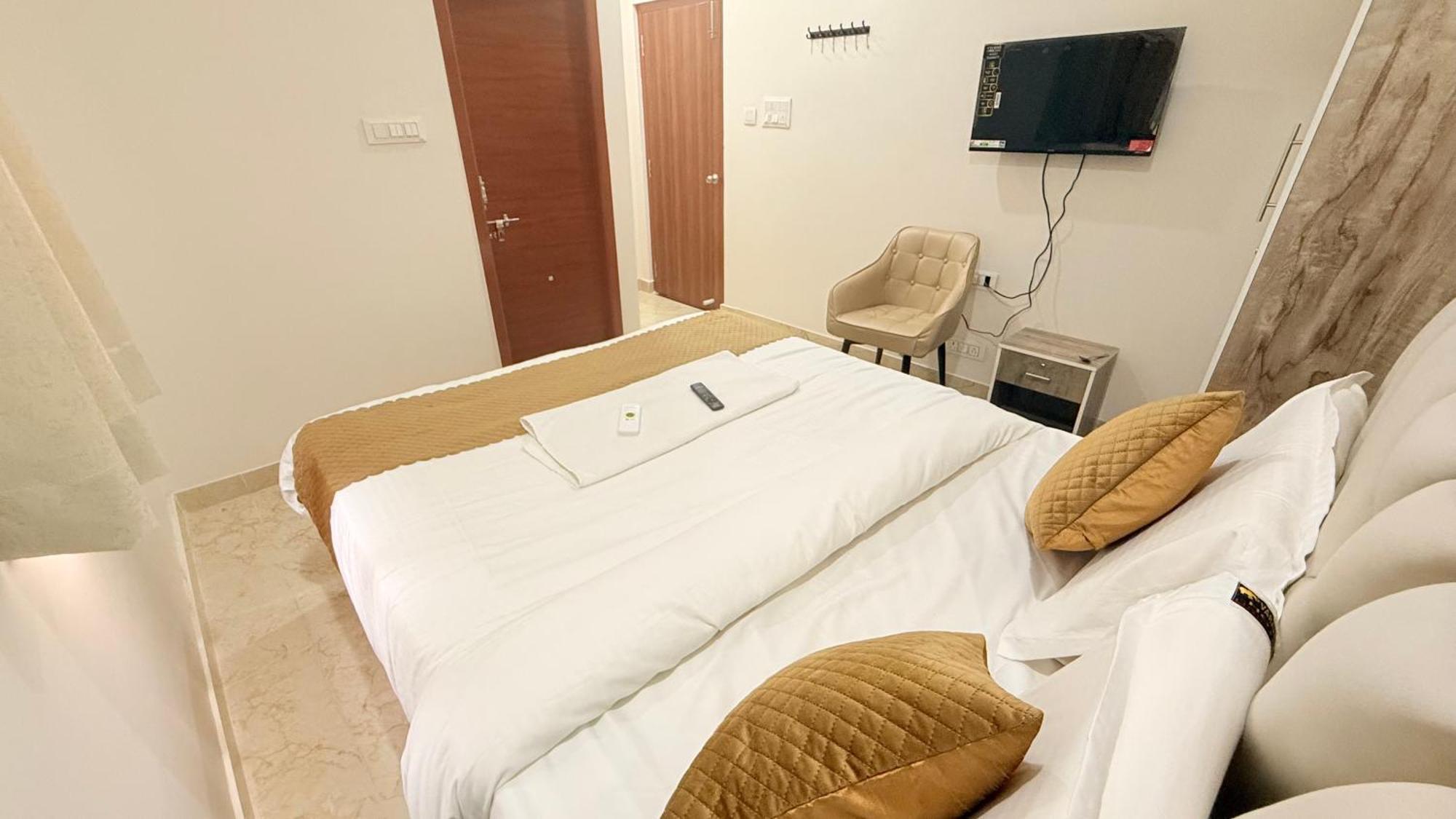 Vaaraahi Hotels Hyderabad Exterior photo