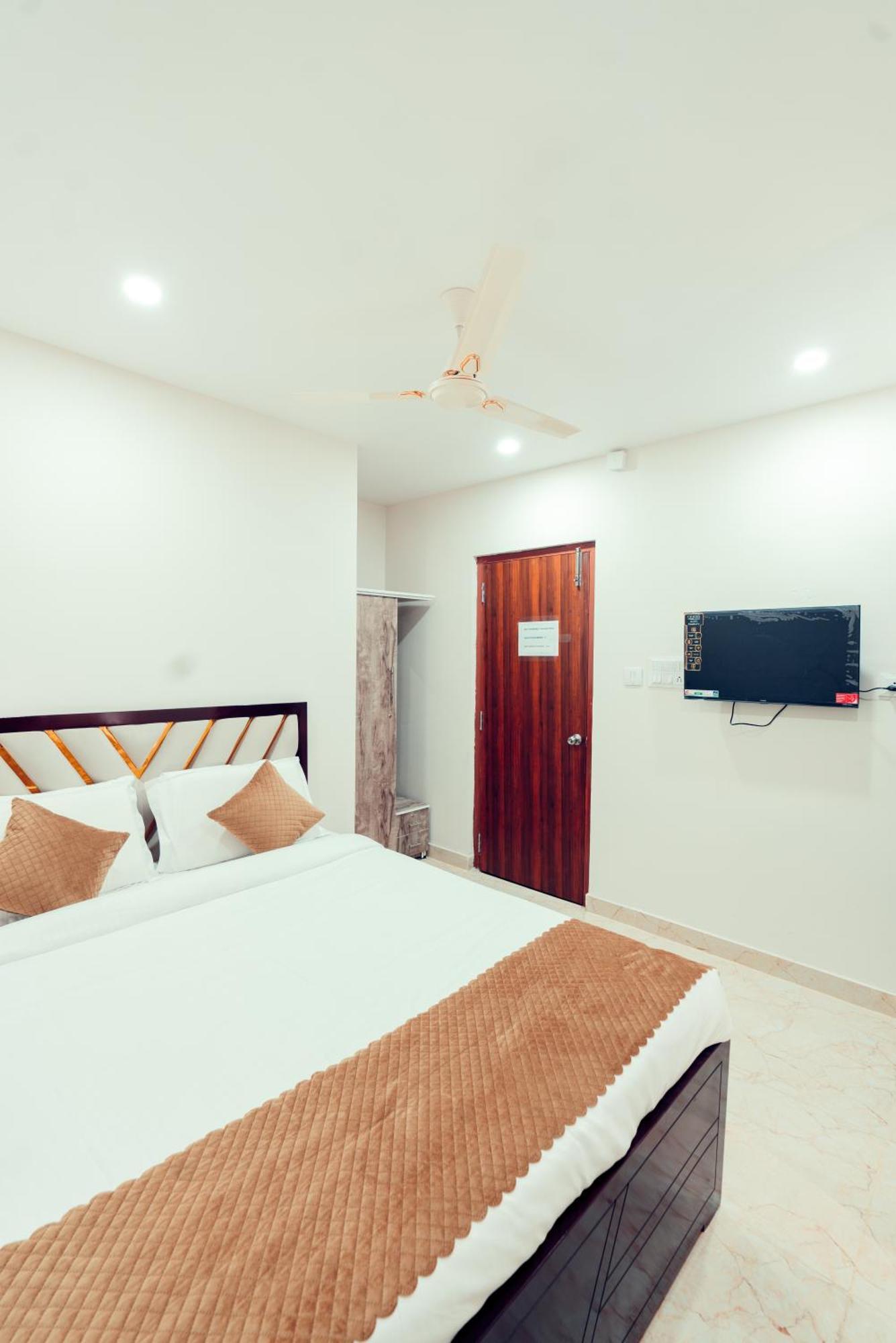 Vaaraahi Hotels Hyderabad Exterior photo
